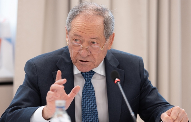 Геннадий Букаев